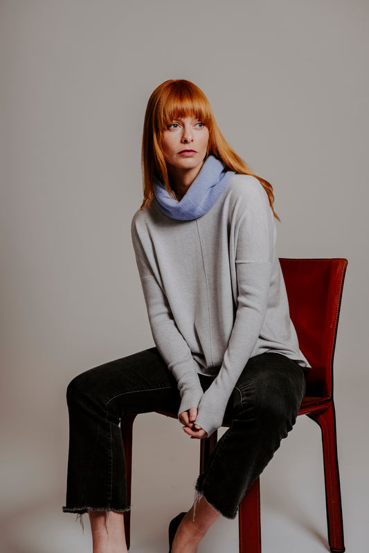 Queen Curved Hem Crew Pullover (BL5659)