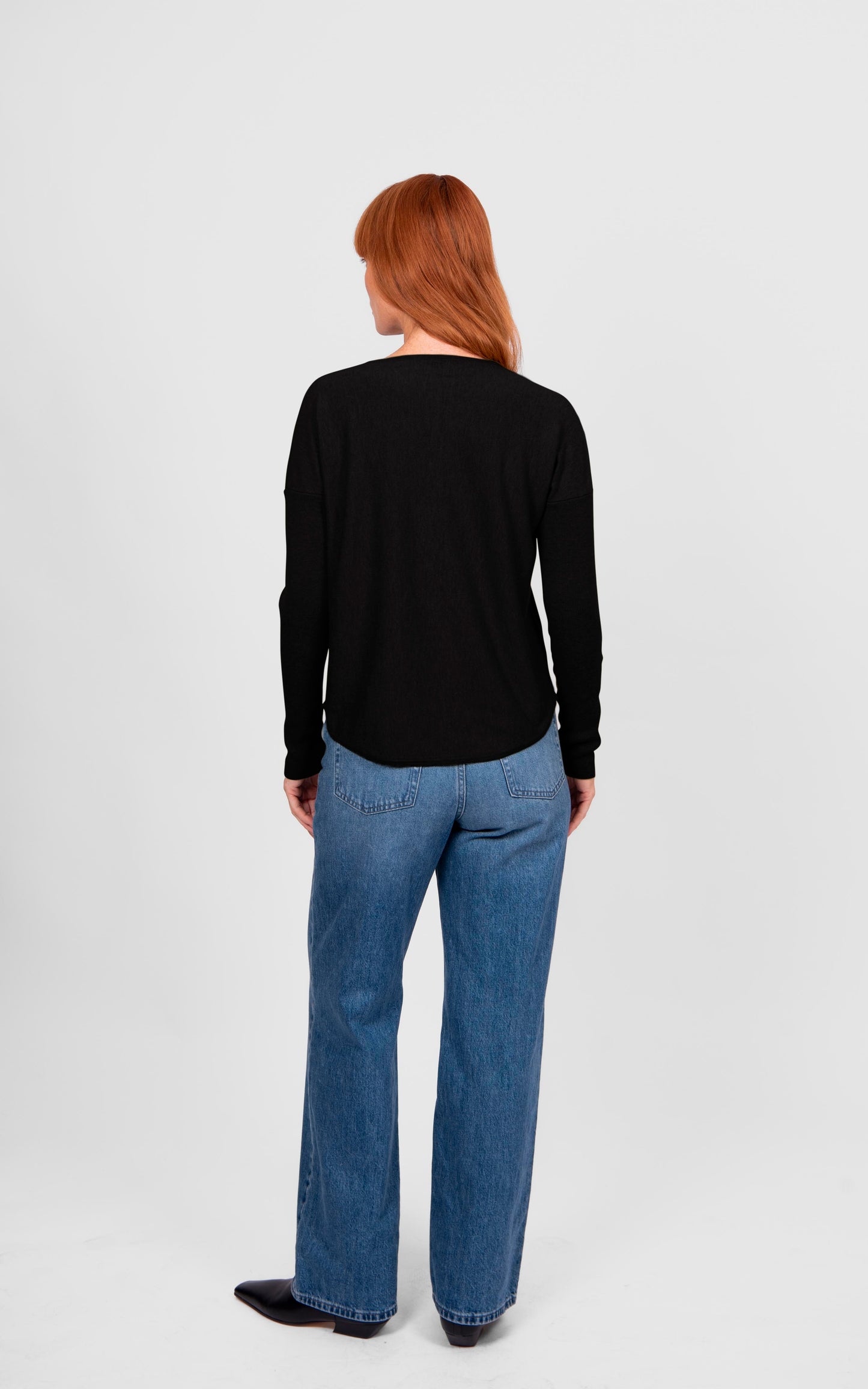 Queen V Neck Curved Hem Pullover (BL6665)