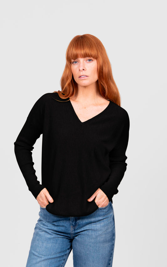 Queen V Neck Curved Hem Pullover (BL6655)