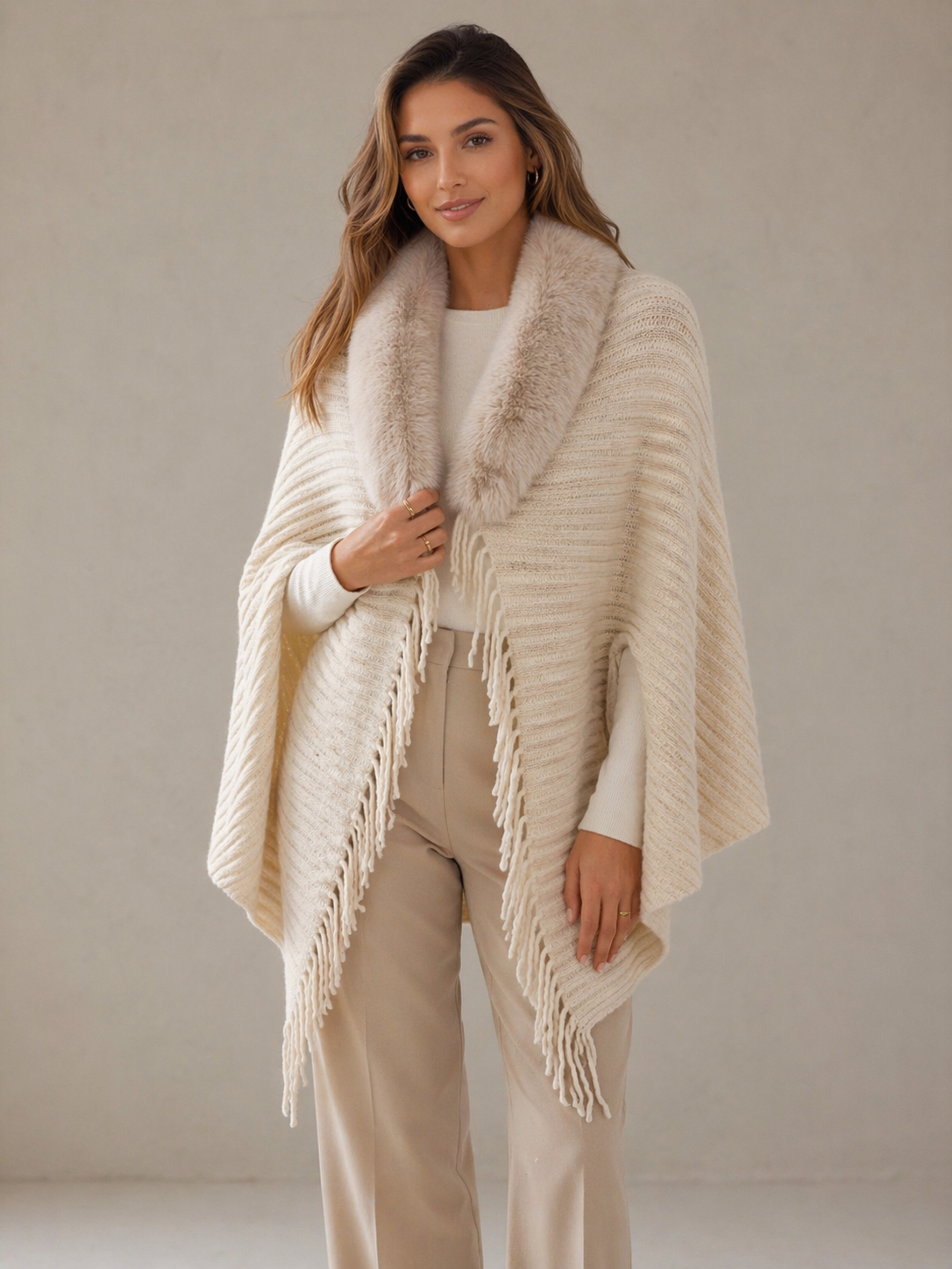 Faux Fur Cape (Warda.7002511)