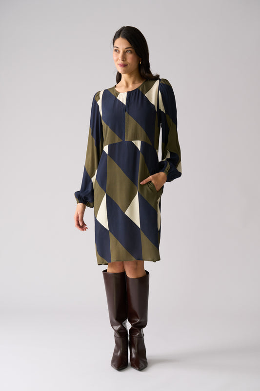 Mod Squad Shift Dress (FO8502)