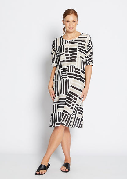 Relaxed Dress (Claude)