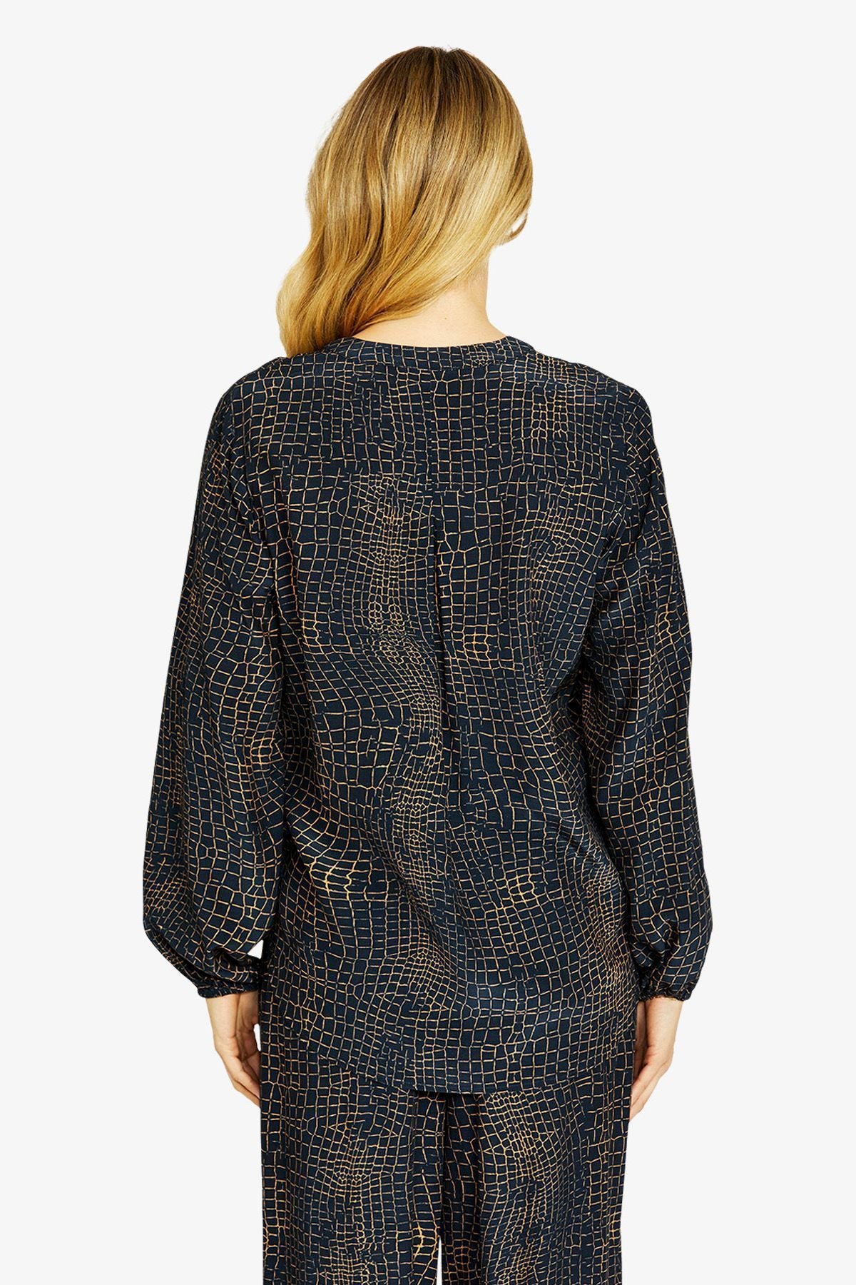 Alligator Print V-Neck Blouse (P605302)