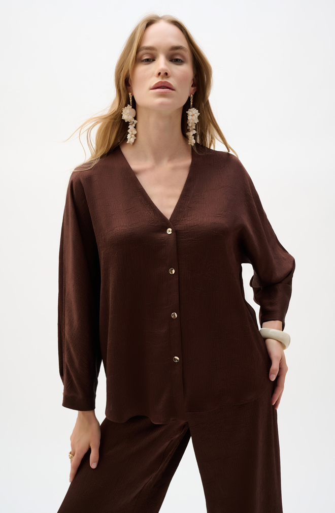 V-neck Relaxed Fit Shirt (262153)