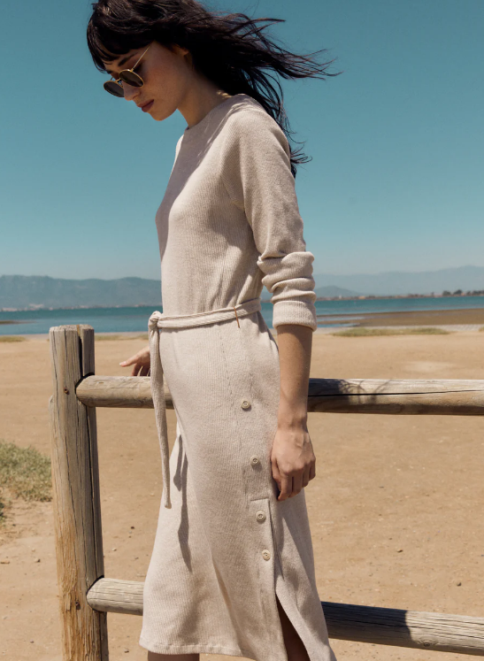 Long-Sleeved Knit Dress With Round Neck and Belt (125350)