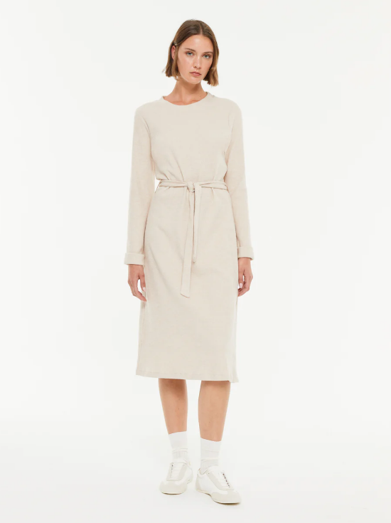 Long-Sleeved Knit Dress With Round Neck and Belt (125350)