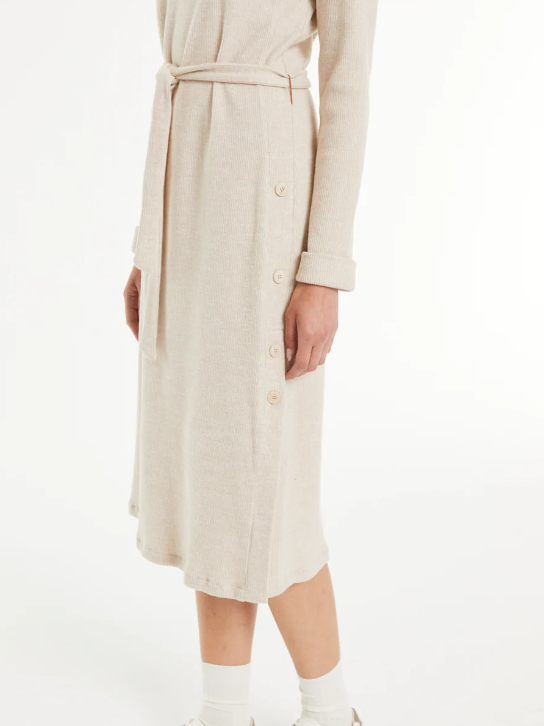 Long-Sleeved Knit Dress With Round Neck and Belt (125350)