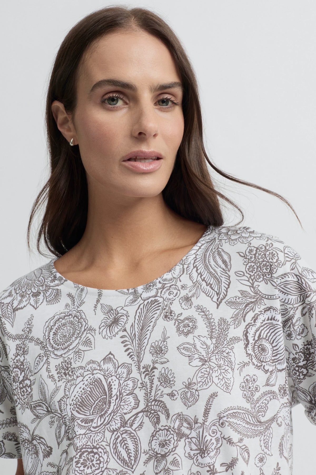 Delicacy Short Sleeve Tee (YTWN3090)