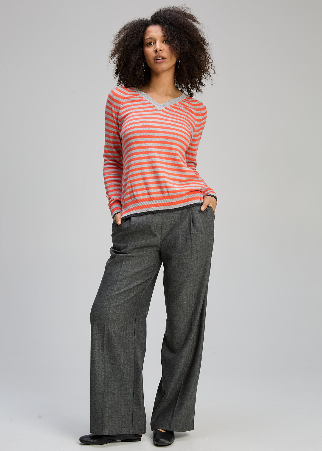 Stripe V Essential Jumper (ZP8142)