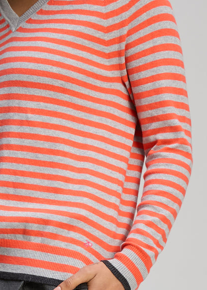 Stripe V Essential Jumper (ZP8142)